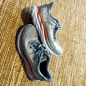 EUC HOKA Clifton 8 Size 5B $85.00